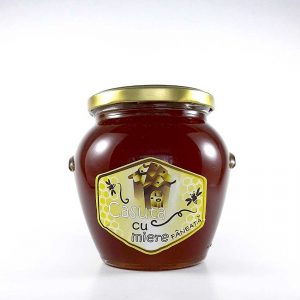 miere de faneata casuta cu miere